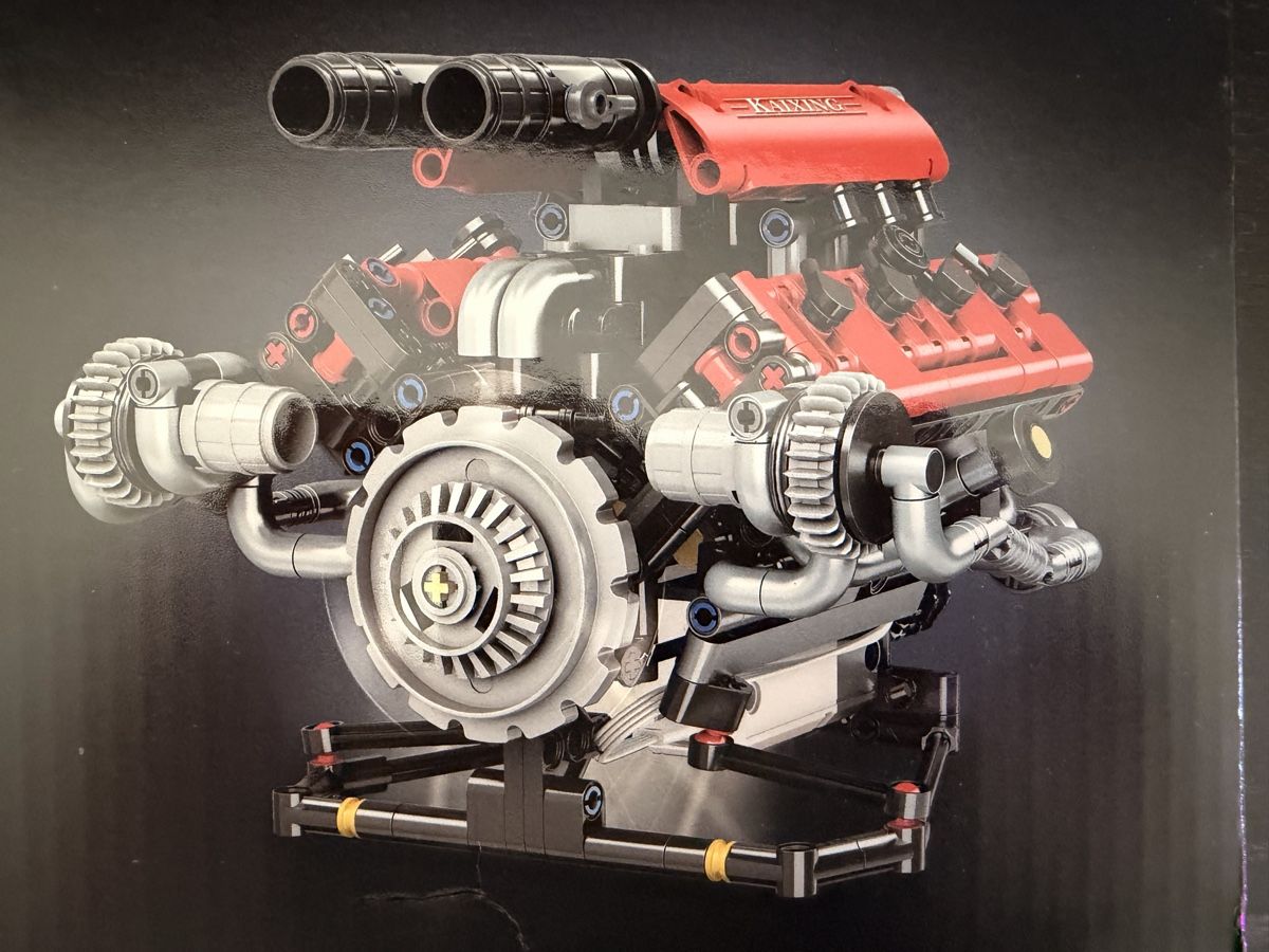 Baukästen: V8 Motor-Bausatz Neu – Neu und originalverpackt aus Alpnach Dorf von MiKoMarkt 1