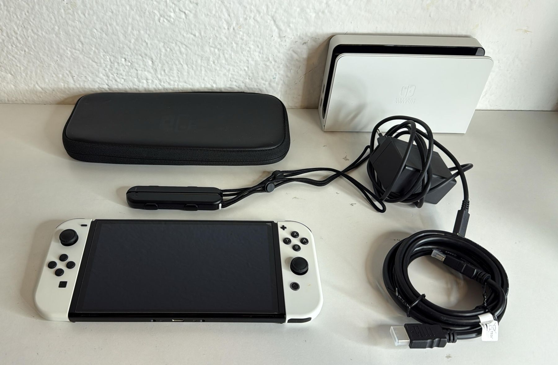 Nintendo Console: Nintendo Switch OLED Weiss - Top Zustand  – Usato da Ehrendingen venduto da lax21
