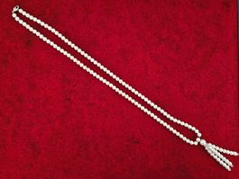 Perlenkette mit Anhänger, guter Zustand Modeschmuck