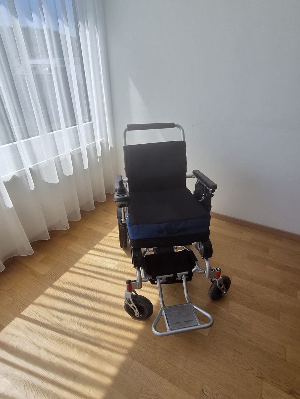 Voiturettes électriques: Elektro Rollstuhl – D'occasion à Birmensdorf ZH par Dominik_callura 1