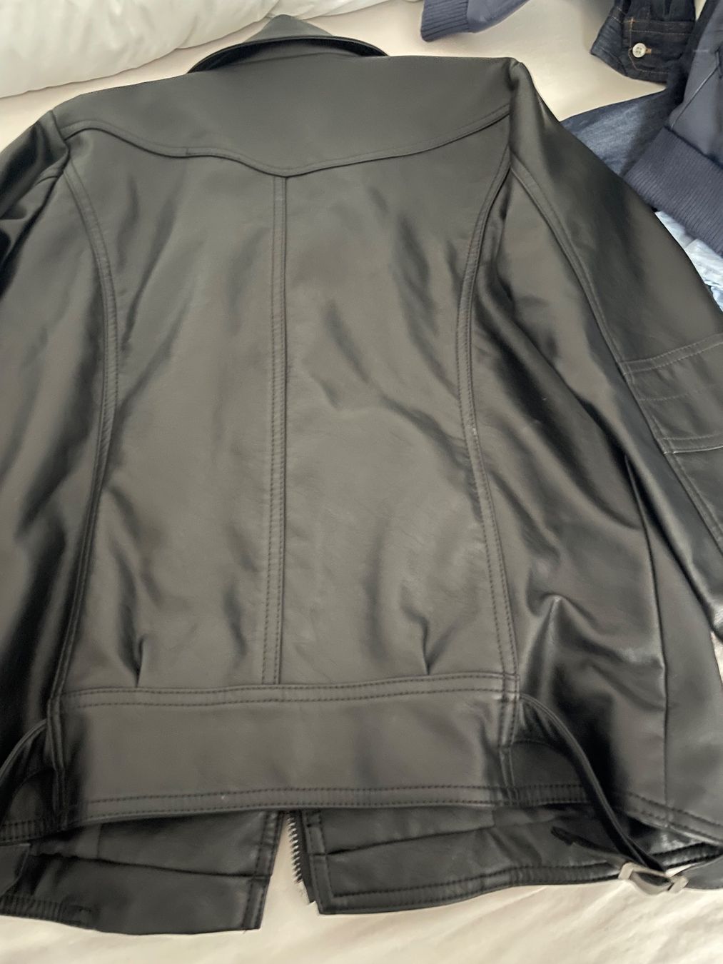 Giacche & Cappotti: Schicke Kunstlederjacke, Schwarz, Top Zustand – Usato da Ehrendingen venduto da torresuda98 1