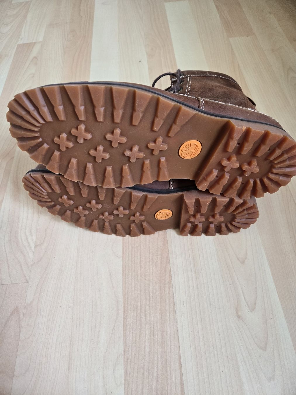 Timberland Scarpe da uomo: Chaussures Timberland 43 comme neuve – Nuovo (secondo la descrizione) da La Chaux-de-Fonds venduto da tuoro25 7