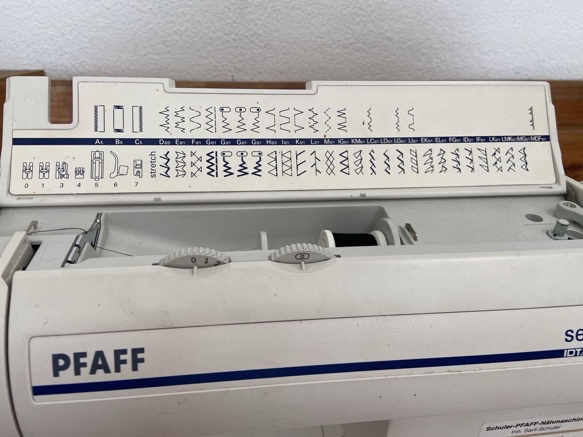 Pfaff Machines à coudre: Pfaff Select 1546 Nähmaschine – D'occasion à Sattel par Flour 2