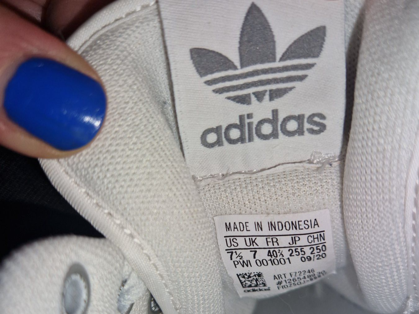 Adidas Scarpe da donna: Adidas Sneaker Gr. 40 2/3 weiss – Usato da Fällanden venduto da McSunny 2