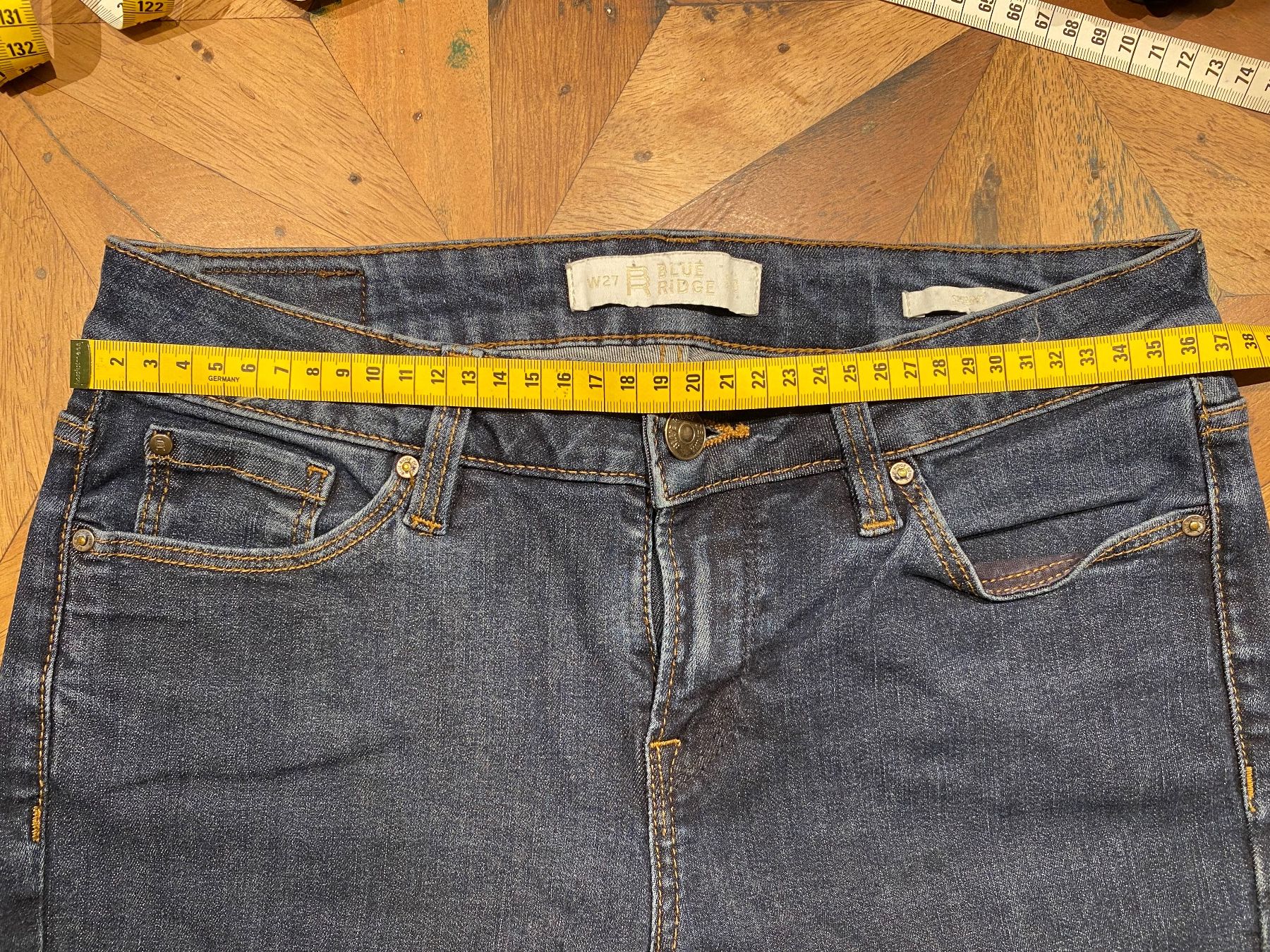We Jeans: WE Jeans Skinny dunkelblau Gr. 34 – Gebraucht aus Stadel b. Niederglatt von sandart 5