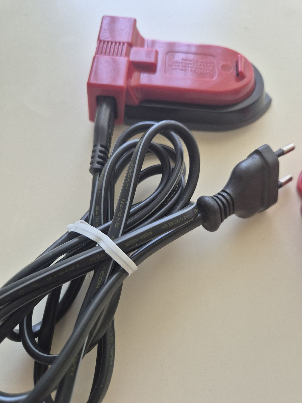 Bügeleisen: Reisebügeleisen mit Kabel – Neu und originalverpackt aus Effretikon von fridolina01 2