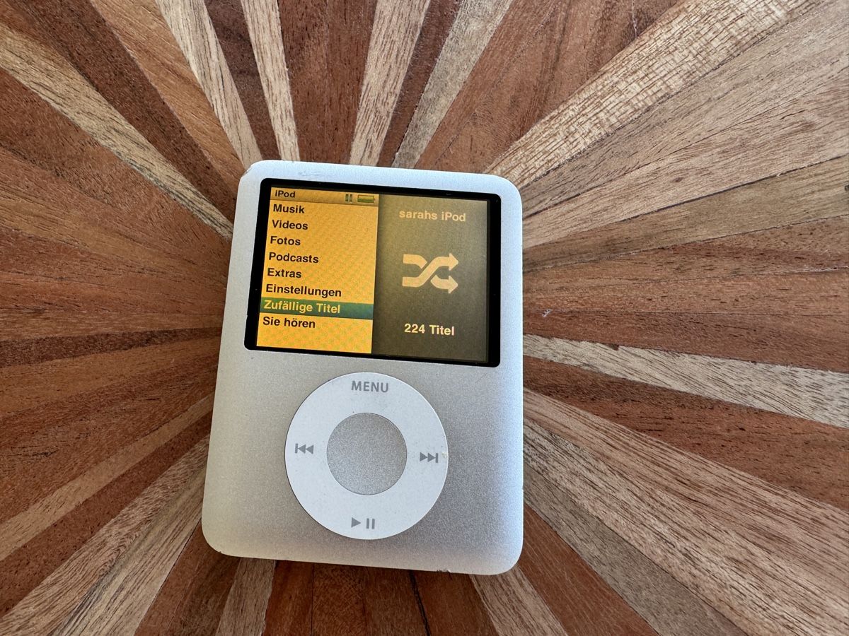 Apple Lettore multimediale portatile: iPod Nano 3 4GB mit Gelbstich  – Usato da St. Gallen venduto da hae_6rmh 1