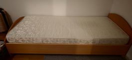 Einzelbett mit Roviva-Matratze und Komfort-Lattenrost