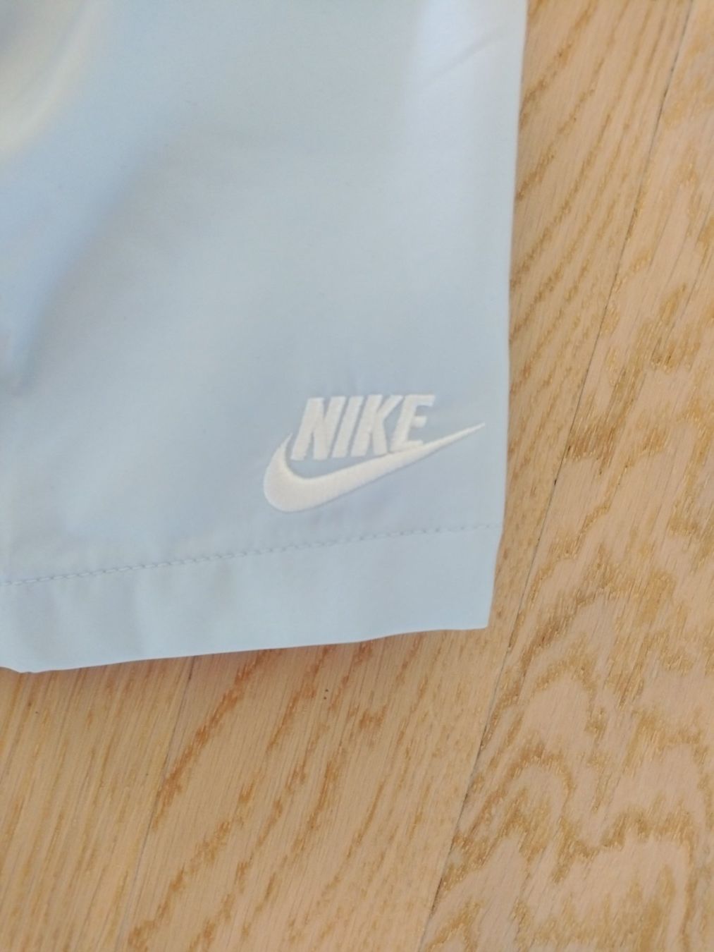 Nike Pantaloni: Nike Shorts – Nuovo (secondo la descrizione) da Frauenfeld venduto da Atrix720 4