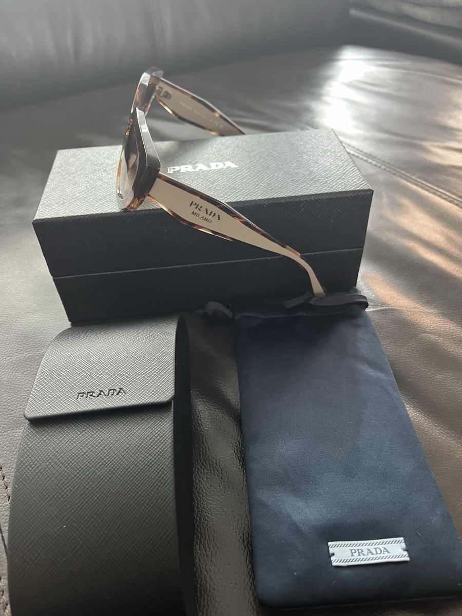 Prada Occhiali & Lenti: Original PRADA Brille mit Etui - Top Zustand! – Nuovo e nell'imballaggio originale da Bern venduto da iPrius 1