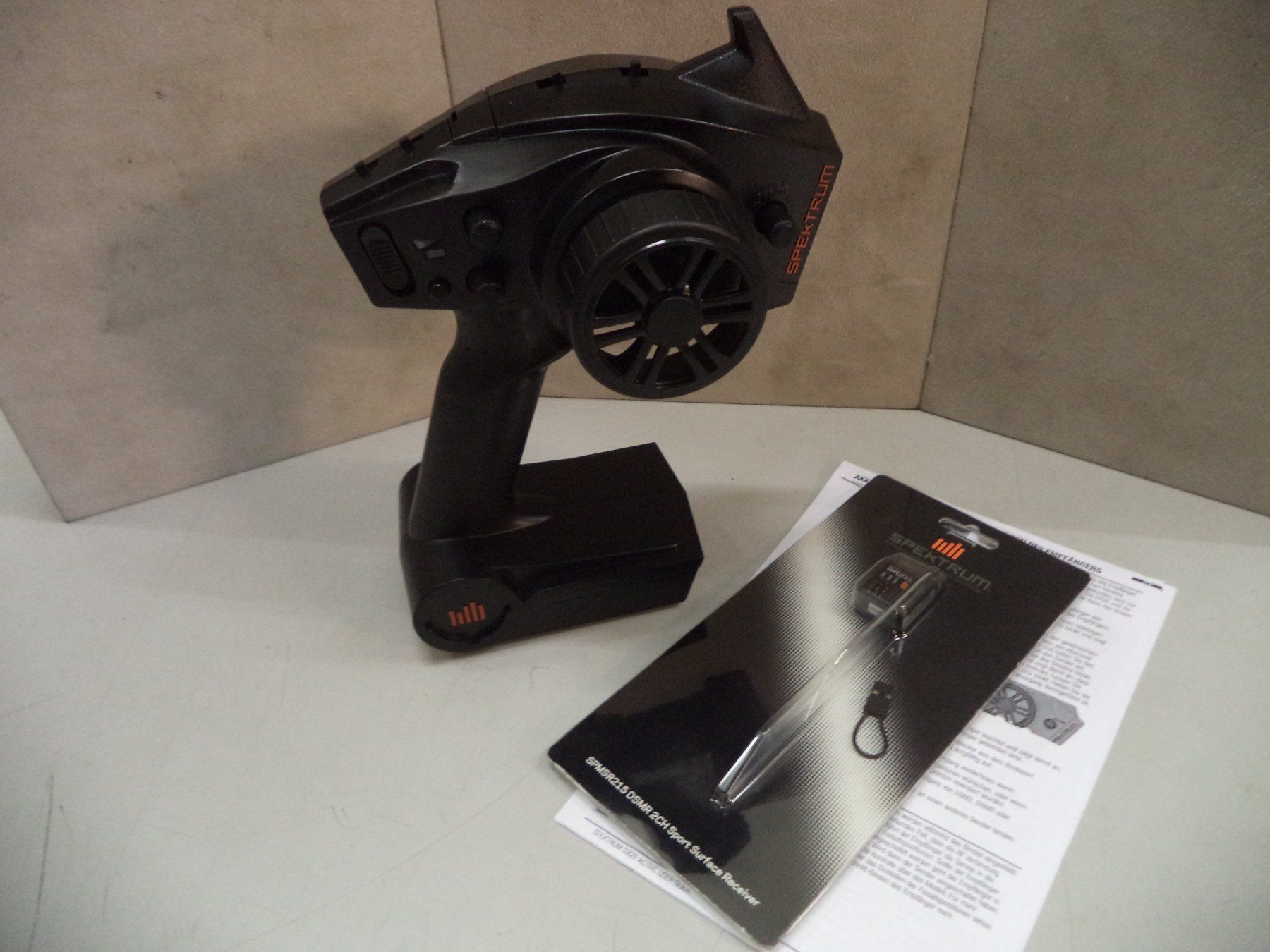 Spektrum Telecomando: Spektrum Sender DX2E mit Empfänger – Nuovo (secondo la descrizione) da Rieden AG venduto da Wirth03 5