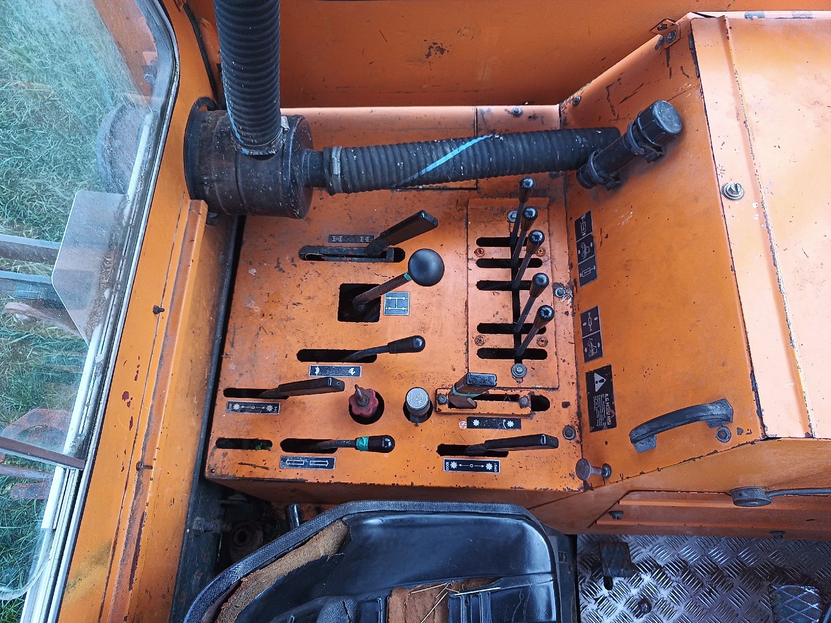 Trattori: tracteur bucher TM 1000 – Usato da La Chaux-du-Milieu venduto da nrvo 3