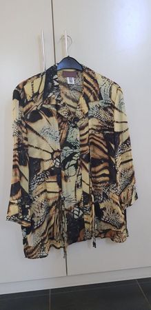 Damen Bluse Gr. 44 (Sempre piu)