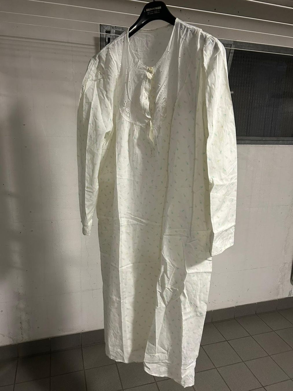 Negligees & Pigiami: Camicia da notte fiorata tg.46 – Usato da Melano venduto da H-Sara