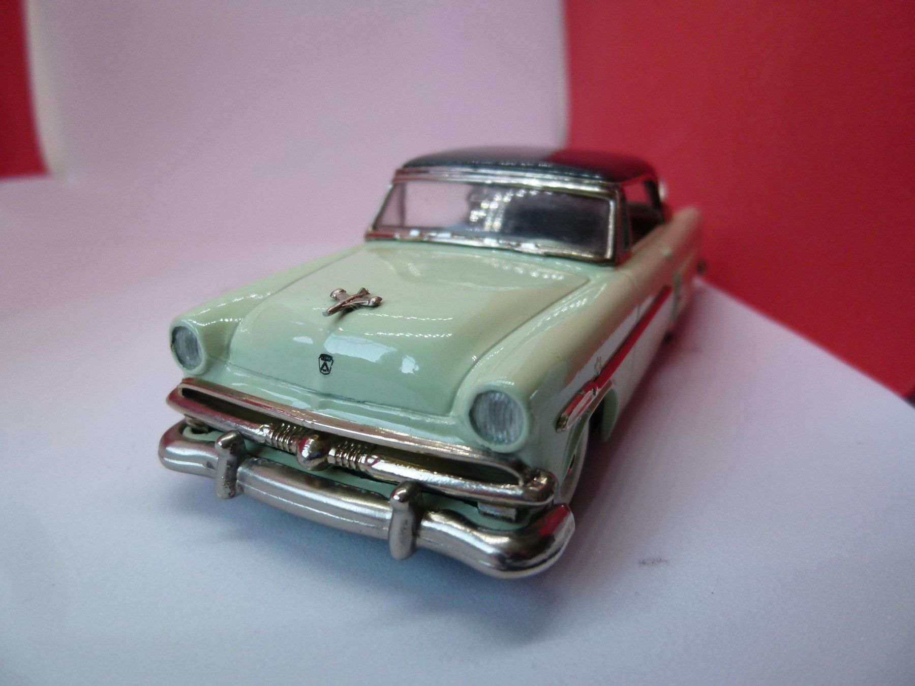Ford Modellini d'auto: COLLECTORS Classics / Buby - Ford Sunliner !! 1 Fehlteil – Difettoso da Reiden venduto da Aston2 1