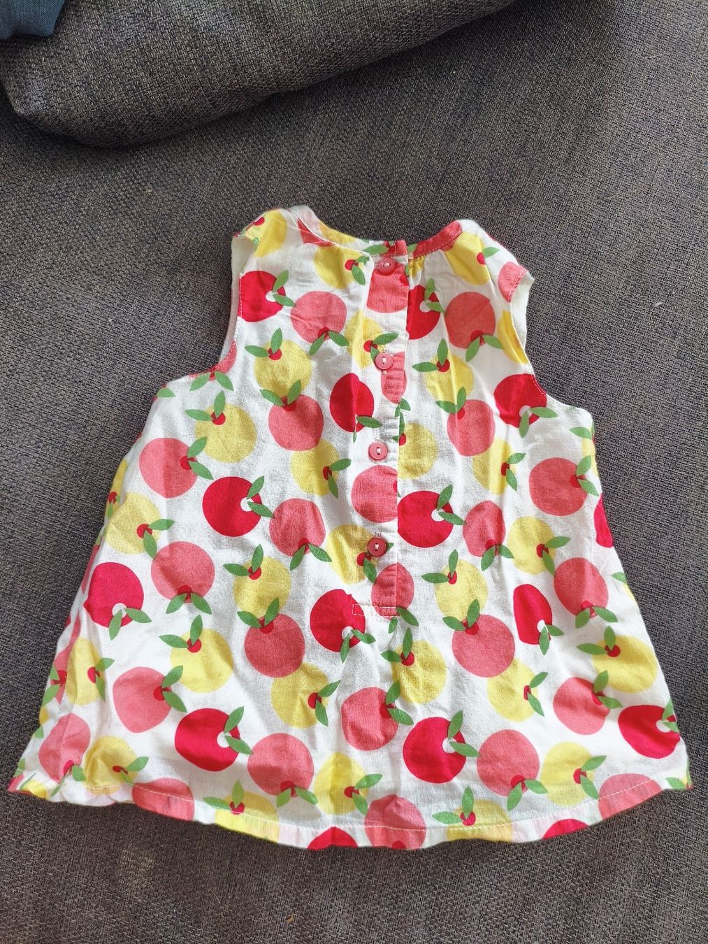 Robes et jupes: Kleid Gr 74 Apfelmuster – D'occasion à Sursee par lou19 1