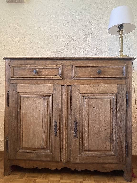 Credenze: Ancien buffet en bois – Usato da Nyon venduto da joa_6ctw