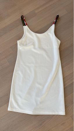 Elegantes Sommer Top mit Perlen - Grösse S, neuwertig
