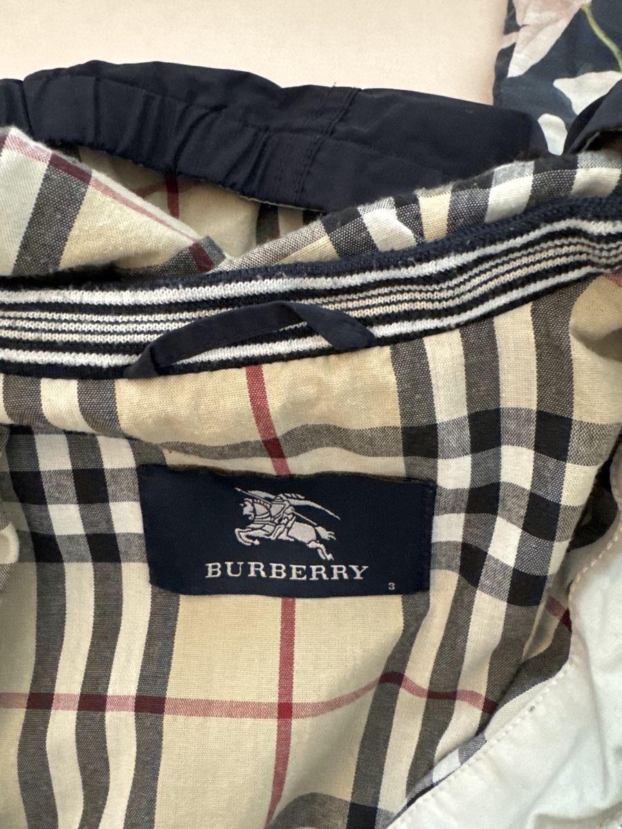 Burberry Giacche & Cappotti: Stylish Burberry Jacket, Excellent Condition – Usato da Umiken venduto da RachelStenders 4