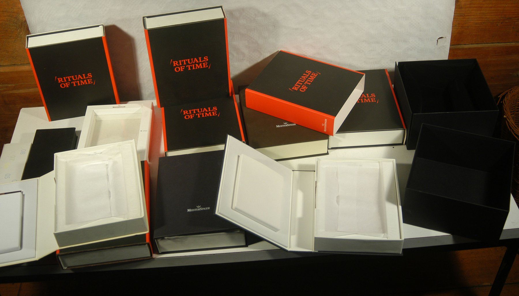 Orologi: MeisterSinger Uhrenboxen, Prospekte, Diverses – Usato da Herisau venduto da Wisen 5