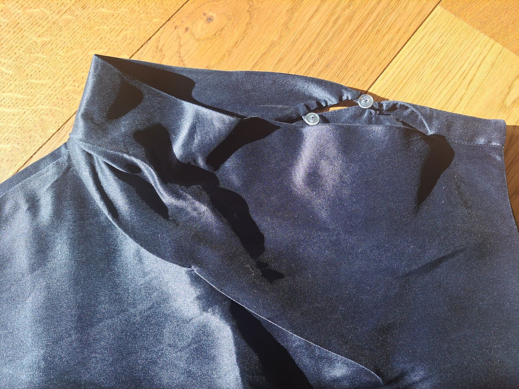 Cos Vestiti: Asymmetrisches Seidenmischkleid von Cos – Usato da Oberengstringen venduto da Kimchimon 6