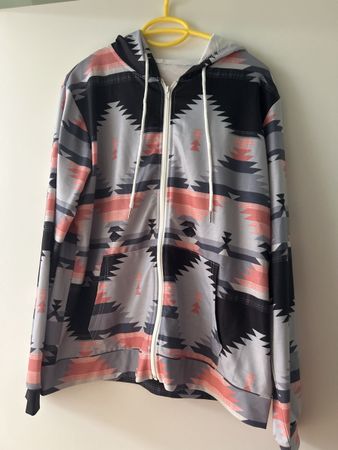 Hoodie mit Aztekenmuster, Grösse M, Neu