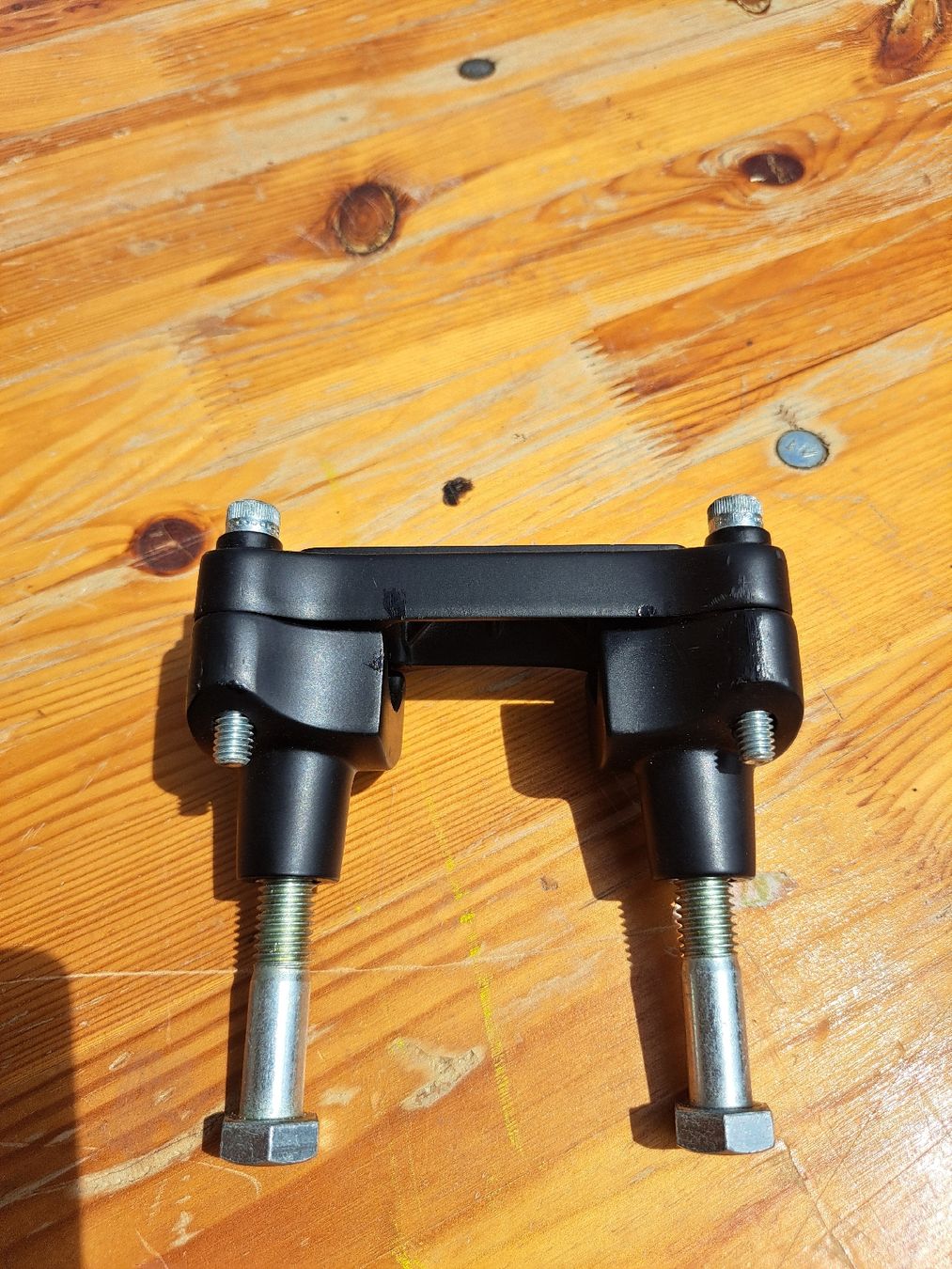 Harley-Davidson Alle Motorradersatzteile: Harley-Davidson Riser schwarz – Gebraucht aus Jona von Crazy_l