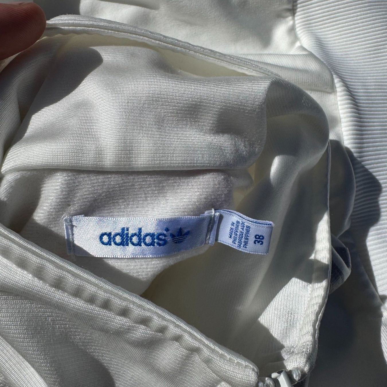 Adidas Completi & Tailleur: Adidas Firebird white Y2K track set – Usato da St. Gallen venduto da sourced_limited 5