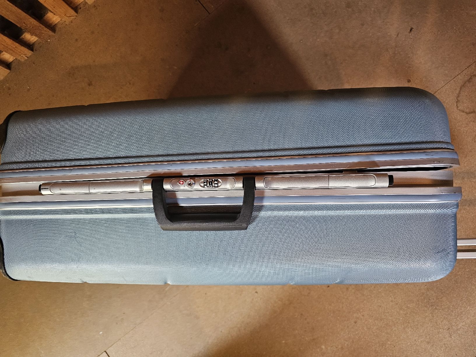 Reisekoffer: Schalenkoffer Gross – Gebraucht aus Brugg AG von jac_9lrt 1