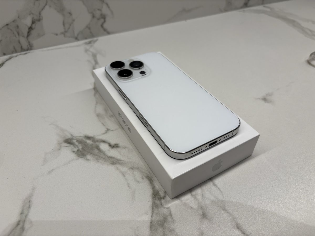 Apple Portables: iPhone 16 Pro, Withe Titanium, 256GB – D'occasion à Neuenegg par CarreraT 3