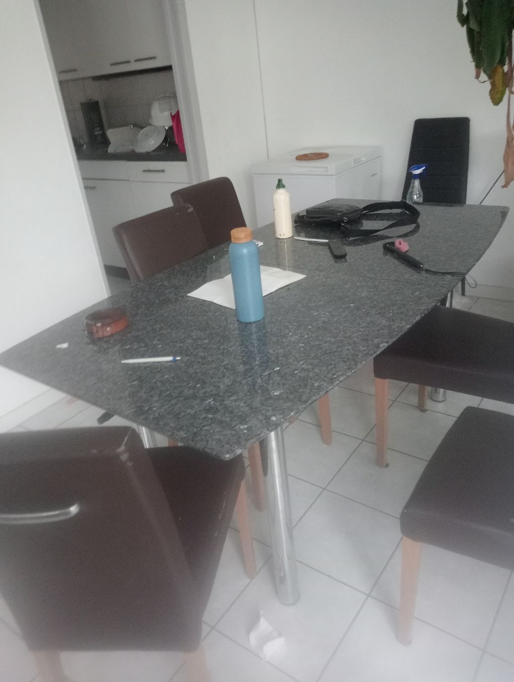 Tischset: table en marbre - granit – Gebraucht aus Biel/Bienne von ri-k2503