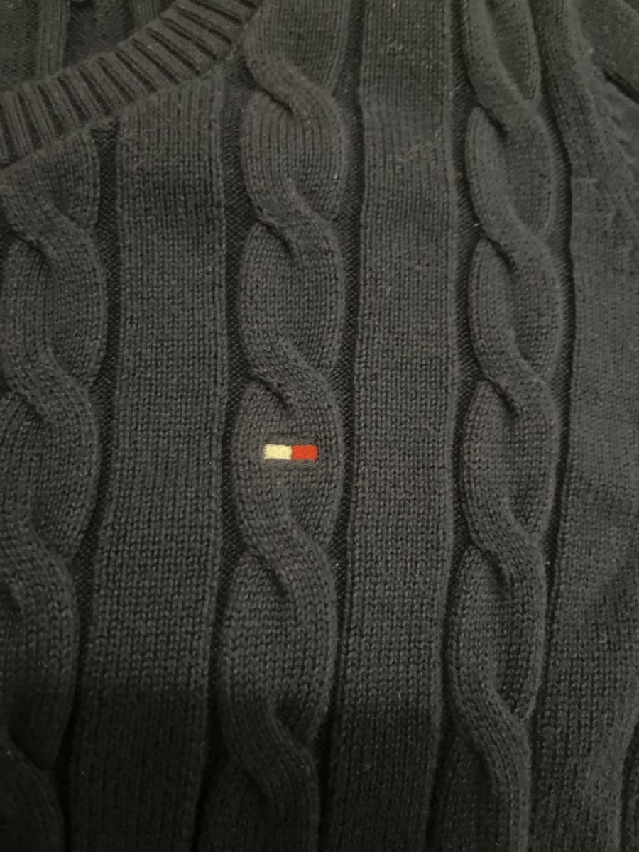 Tommy Hilfiger Maglioni & Felpe: Blue Tommy Hilfiger sweater round neck – Usato da Zug venduto da ChicSales 1