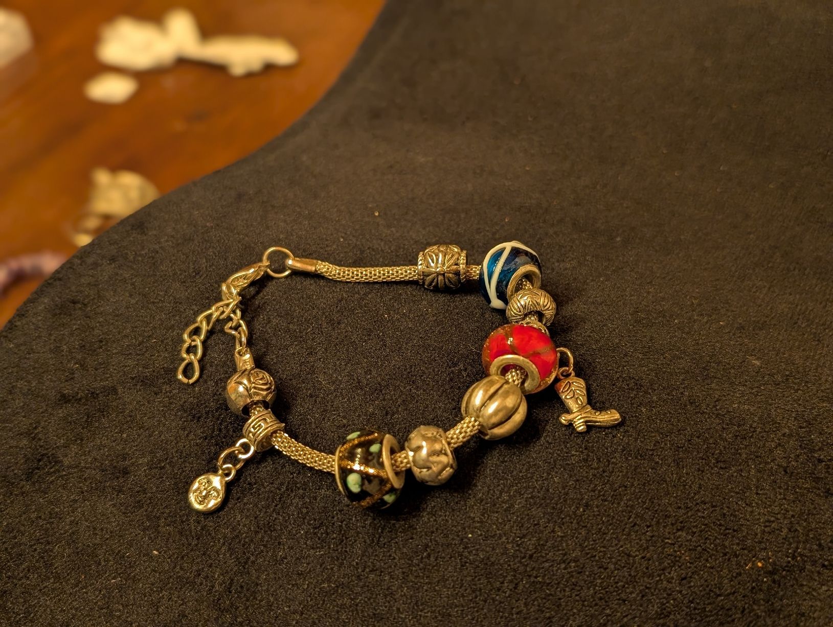 Bracciali & Braccialetti: Bracelet argenté avec charme – Usato da Daillens venduto da cla_sj2w 3
