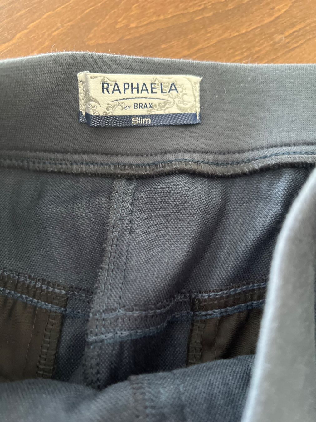 Brax Gonne: Raphaela by Brax Rock,Leinen, dunkelblau, Grösse 40 – Usato da Ebmatingen venduto da Mistelu 2