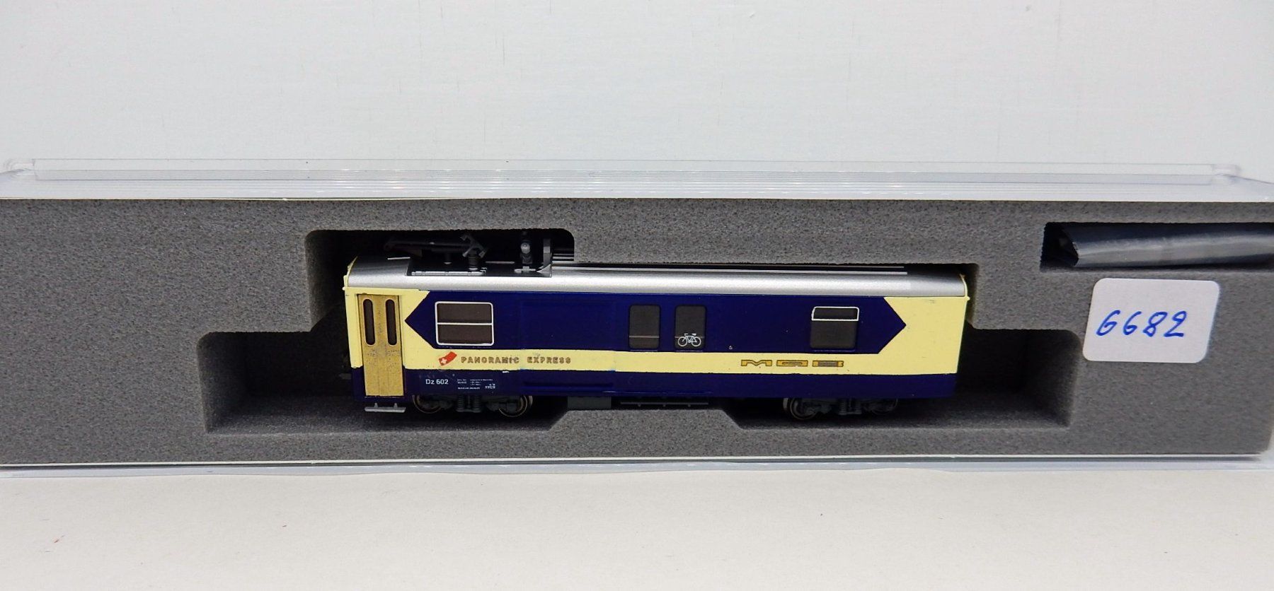 Kato Modellini di ferrovie: N- MOB "Panoramic Express" - Fourgon bagages (OVP) – Nuovo e nell'imballaggio originale da Locarno venduto da Gudrun2 3