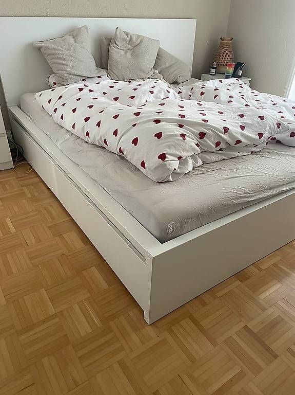 Ikea Betten: Bett (weiss) – Gebraucht aus Obergösgen von randomly