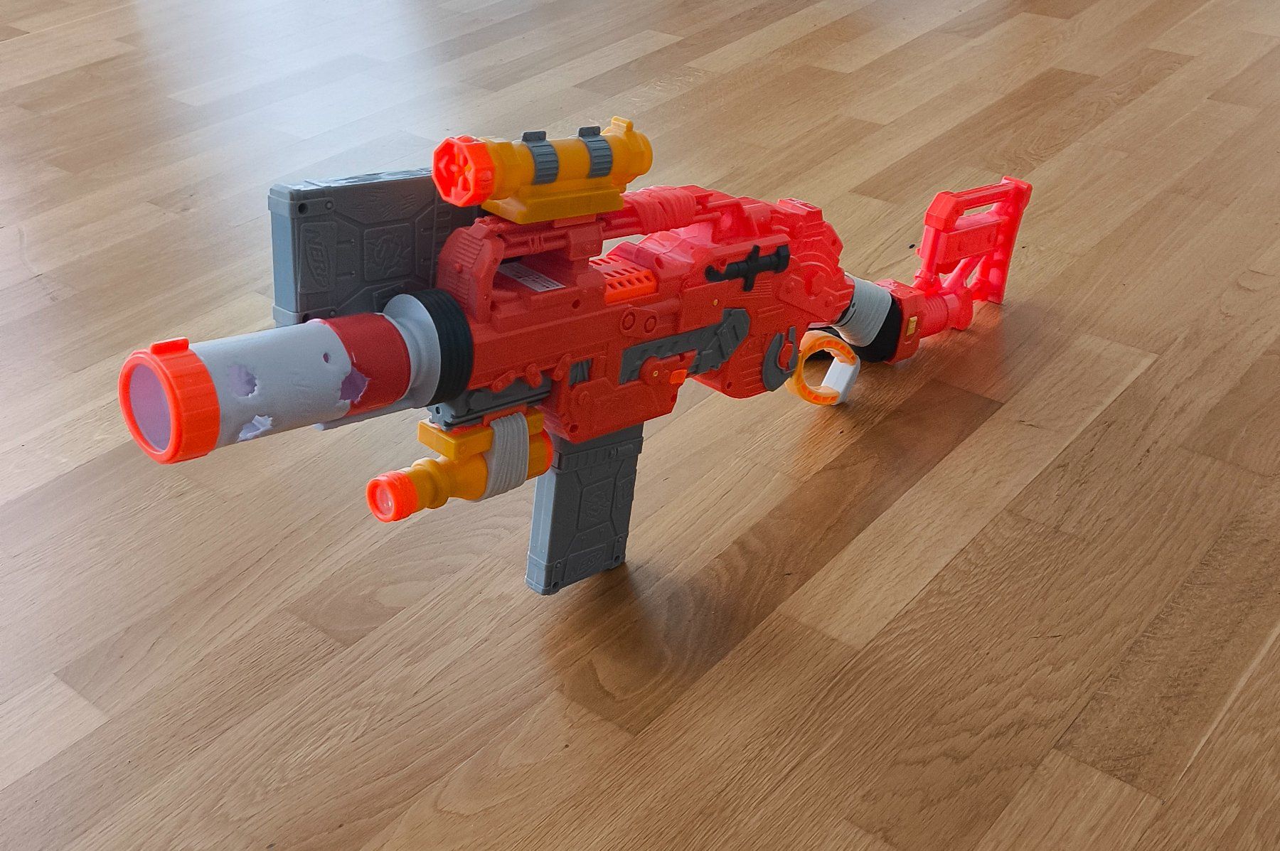Nerf Giocattoli: NERF Zombie Strike Scravenger – Usato da Arbon venduto da Laszlo.Novak 1