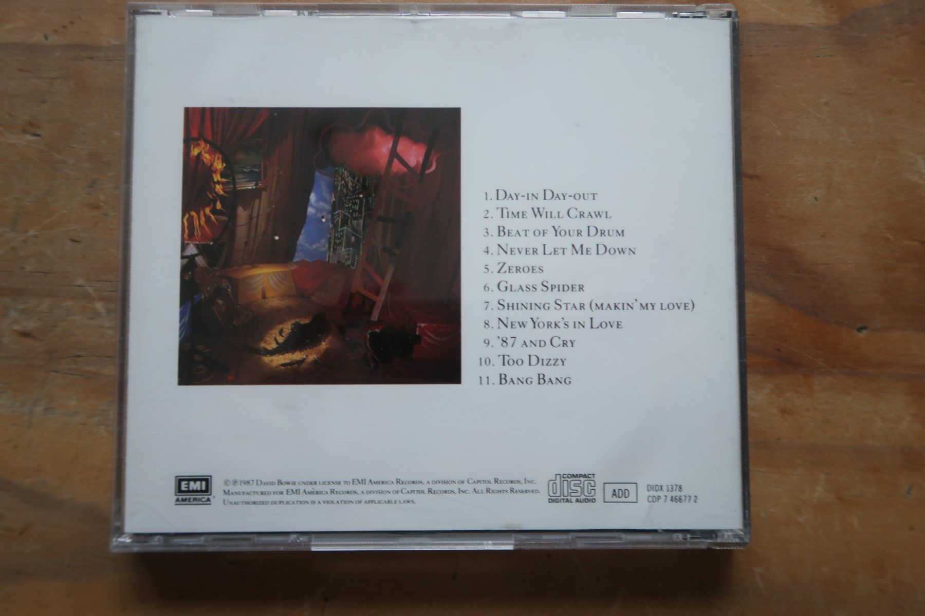 CD: DAVID BOWIE - NEVER LET ME DOWN - CD – Usato da Basel venduto da Patiscat 2