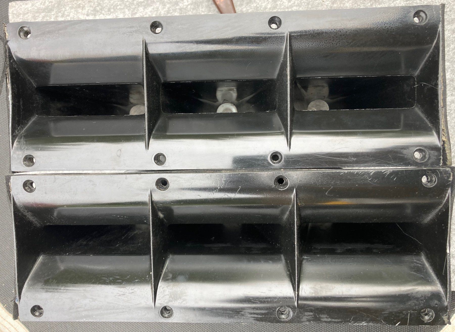 Casse acustiche: Martin Audio W8LC Line Array Waveguide  mit Treiber (B&C) – Usato da Riedtwil venduto da gastroenteritis 2