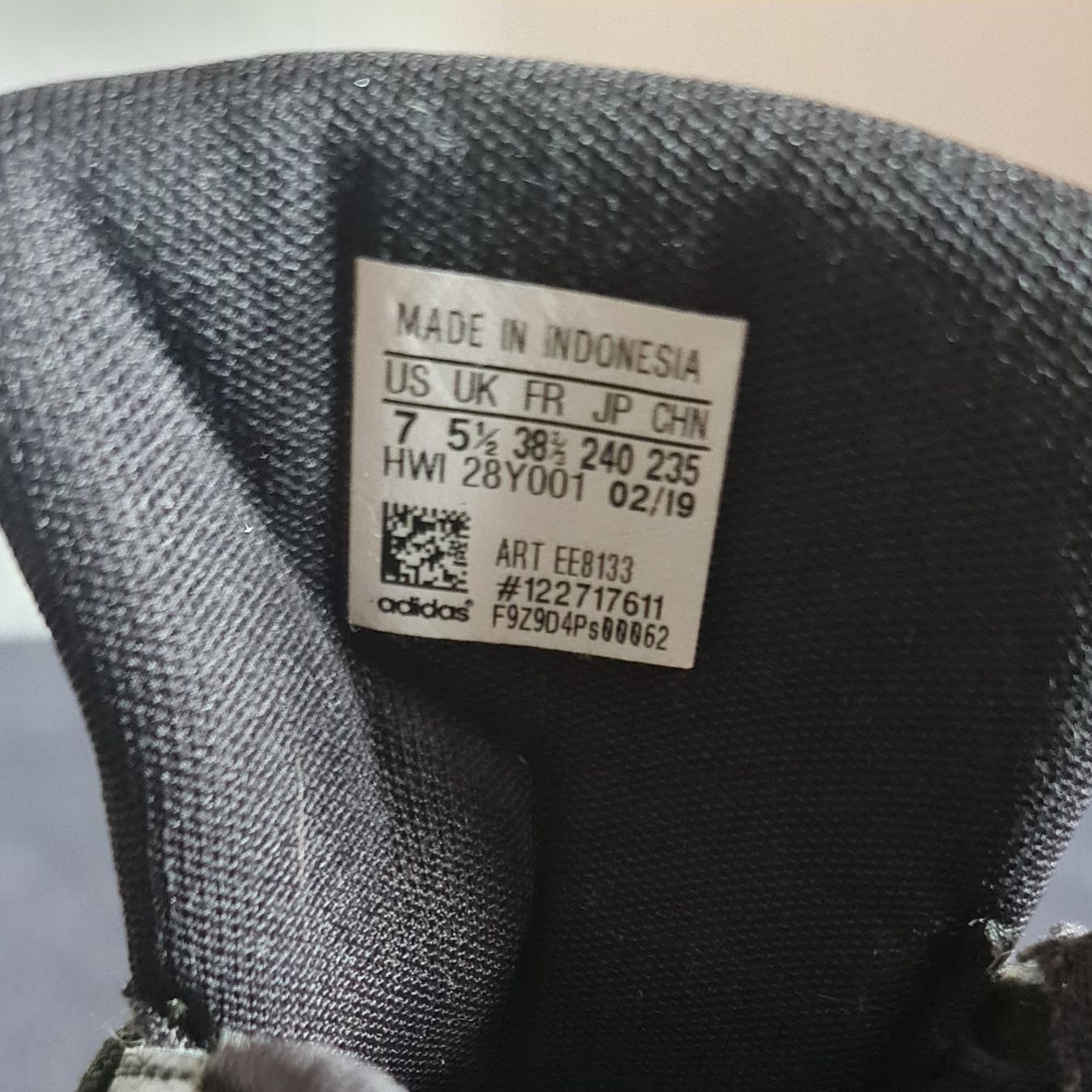 Adidas Scarpe da uomo: Adidas Sneaker schwarz Grösse 38.5 – Usato da Lengnau BE venduto da Spahrtakus 4