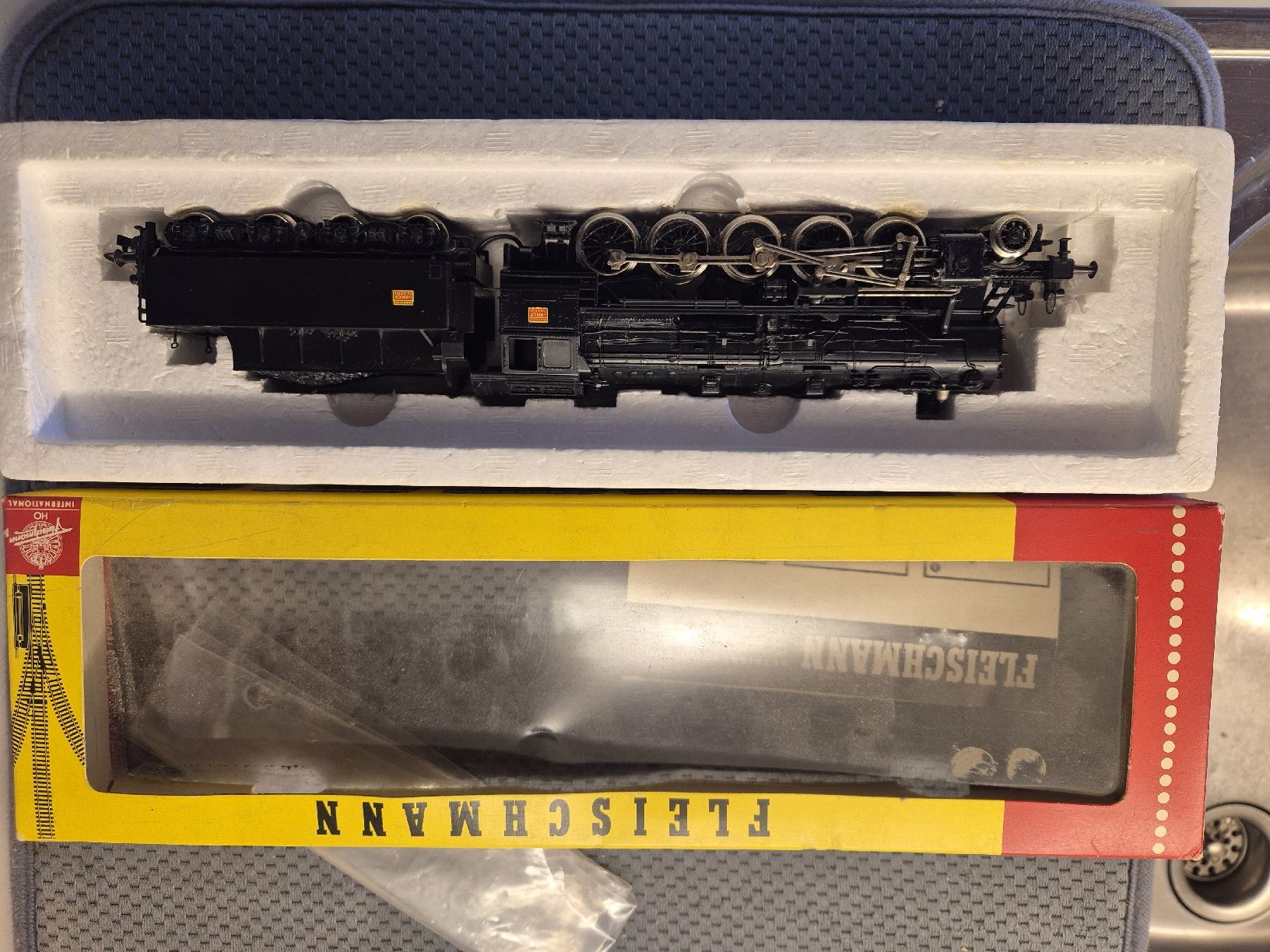 Fleischmann Modellini di ferrovie: Fleischmann Lok – Usato da Wattenwil venduto da hps_z6w9