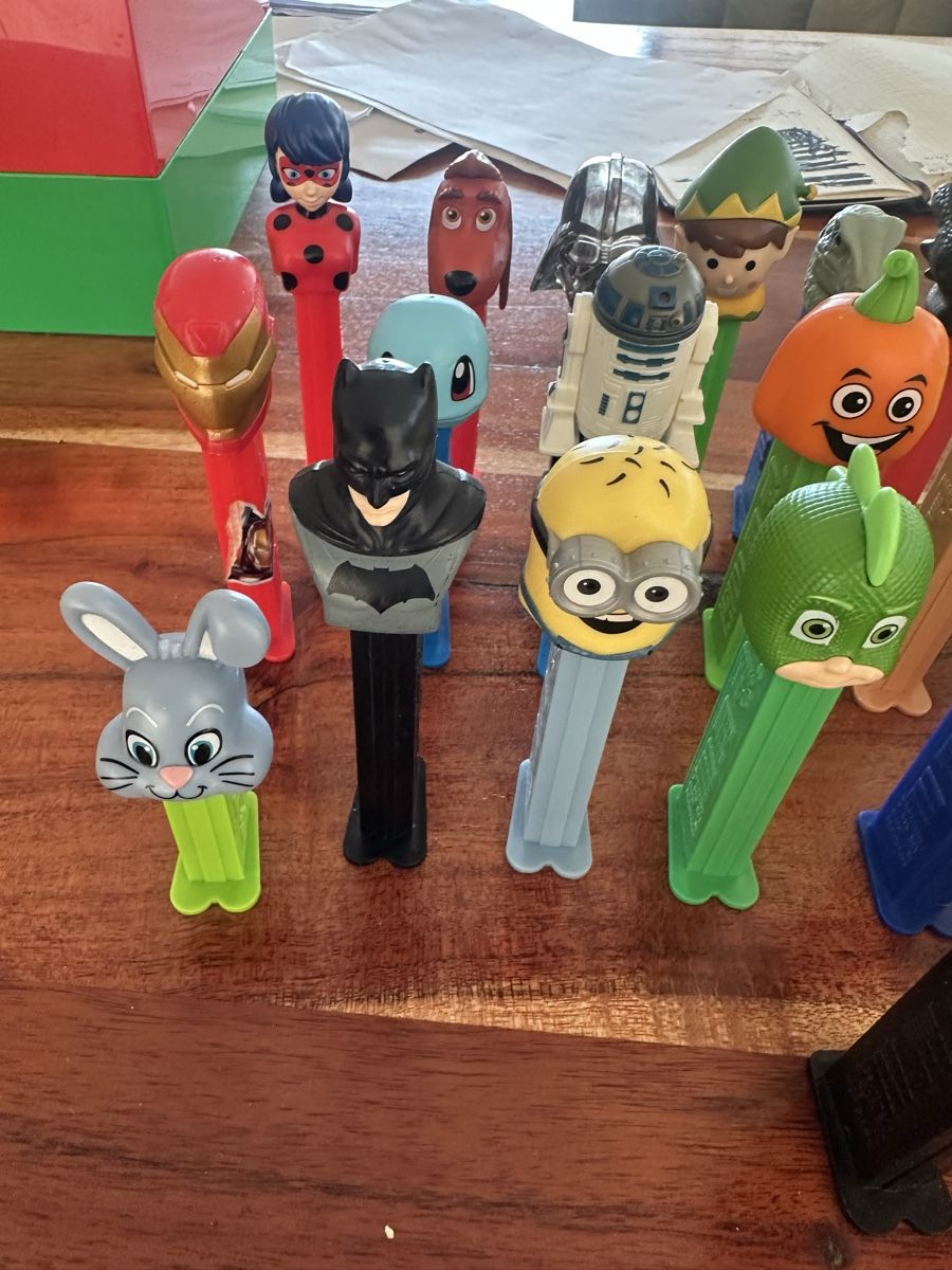 Pez Figurines: PEZ 34 Stück  – D'occasion à Zürich par Kareljan 5