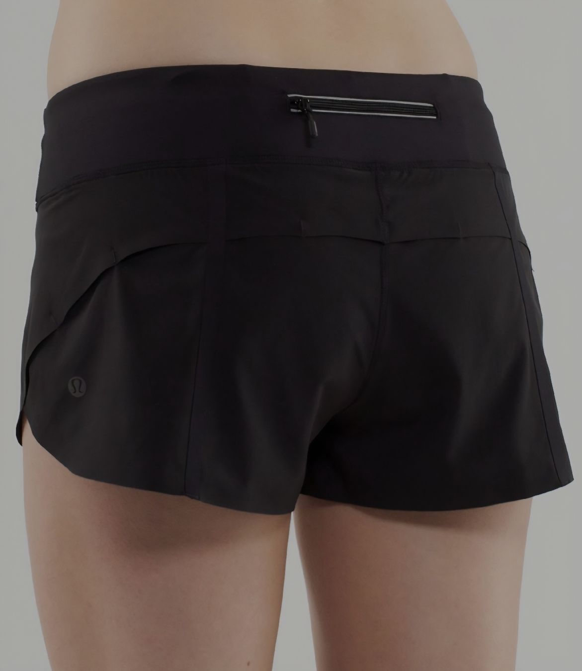 Lululemon Pantaloni: Lululemon Short – Usato da Thun venduto da remyi 1
