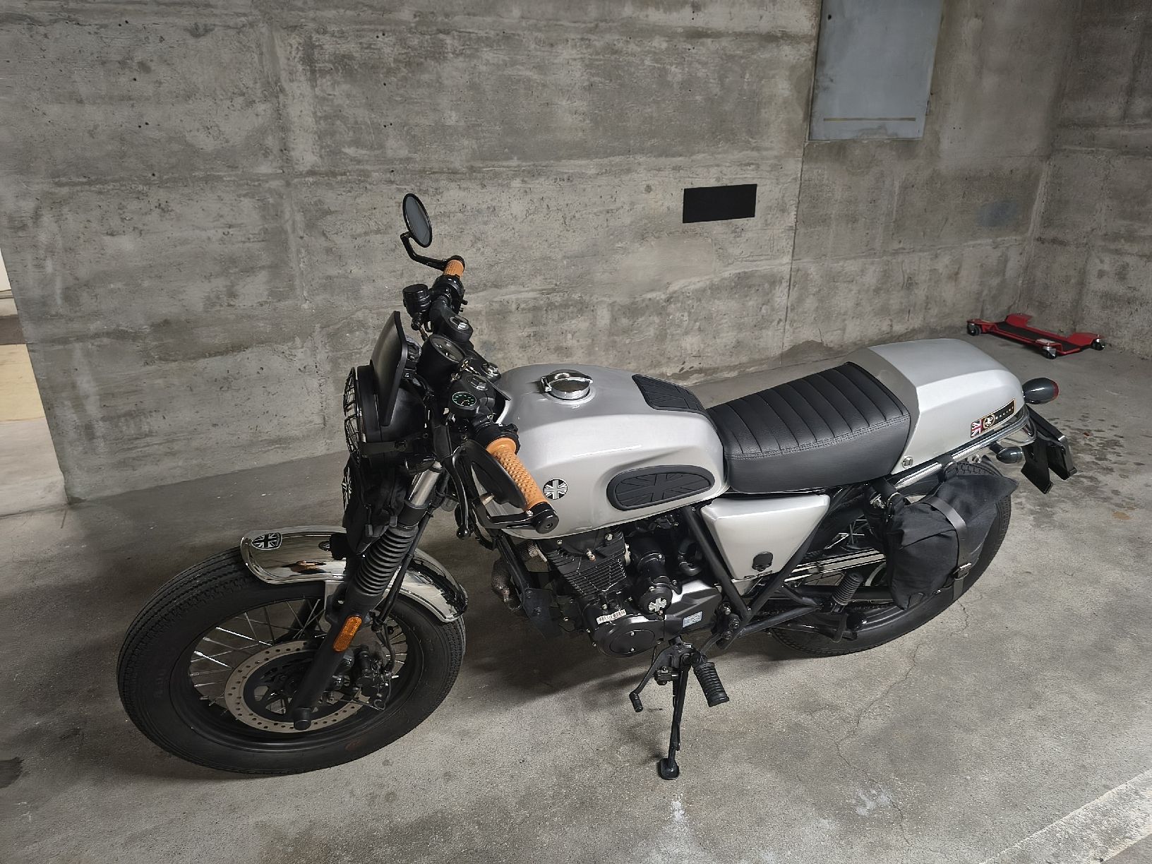 Brixton Motorcycles Altro: Brixton 125 Café Racer – Usato da Kriens venduto da Petu0