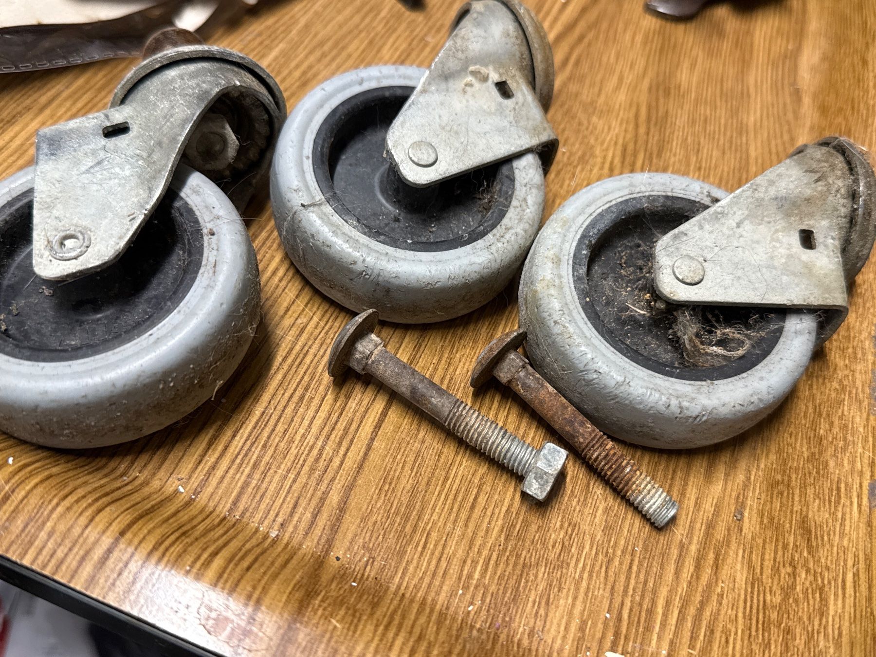 Altro per stoccaggio & trasporto: Aus Hausräumung:  3 alte Rollen, drehbar – Usato da Amriswil venduto da used2use 2