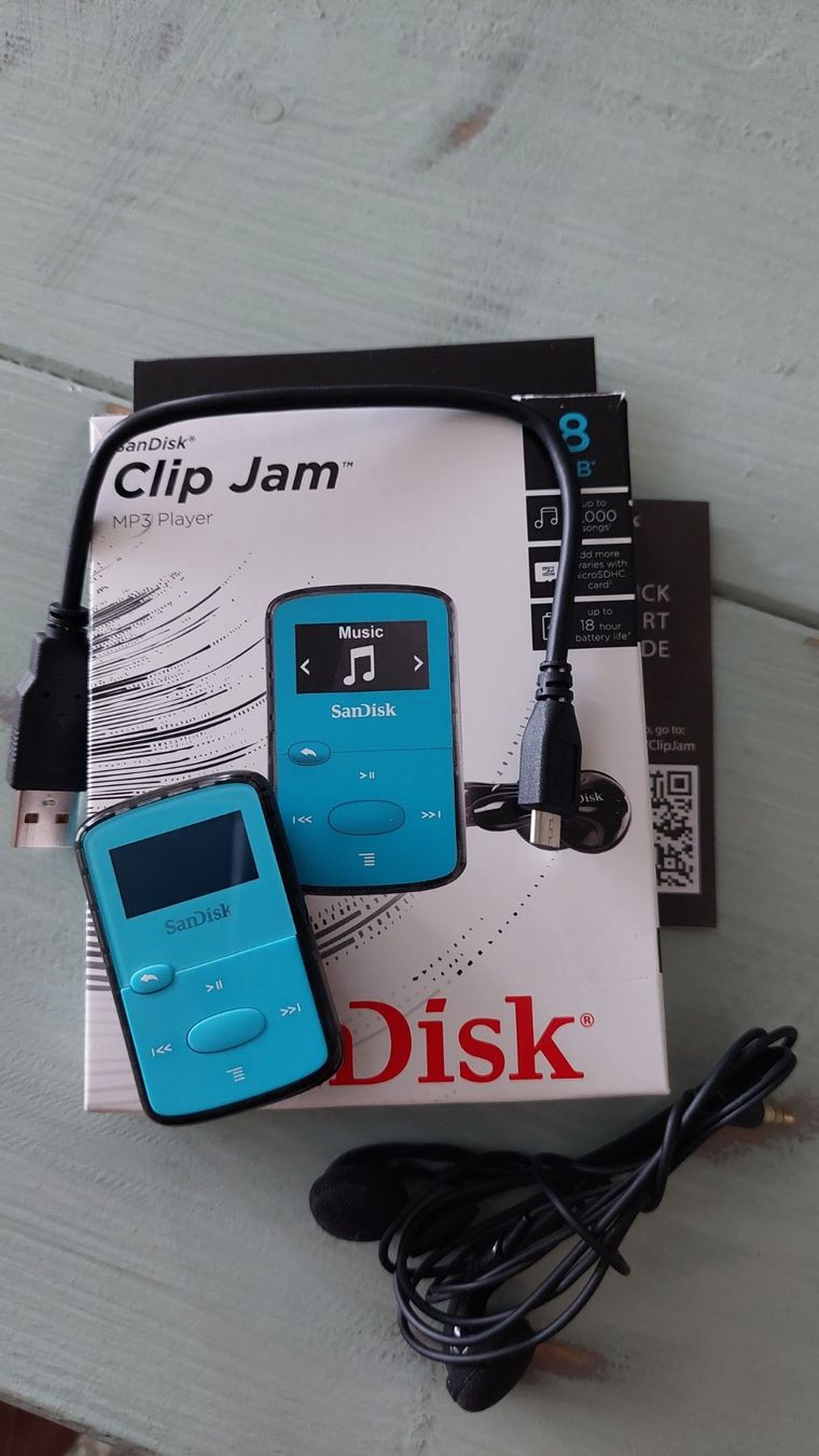 Sandisk Tragbarer Mediaplayer: MP3 Player SanDisk, inkl. Zubehör – Neu (gemäss Beschreibung) aus Volketswil von  2