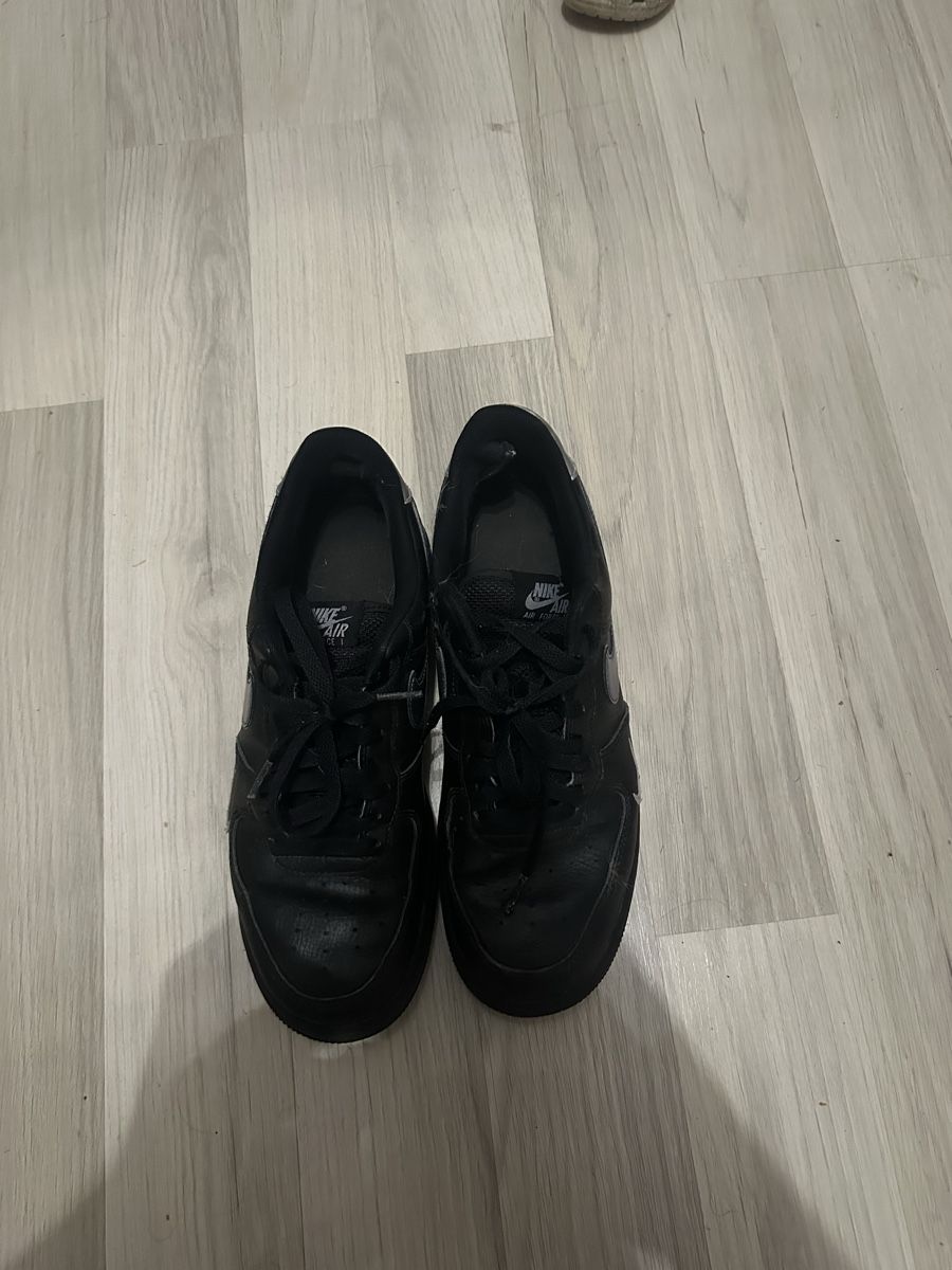 Nike Scarpe da uomo: Paire chaussures Nike Noire seconde main – Usato da Courgenay venduto da gig_7spf