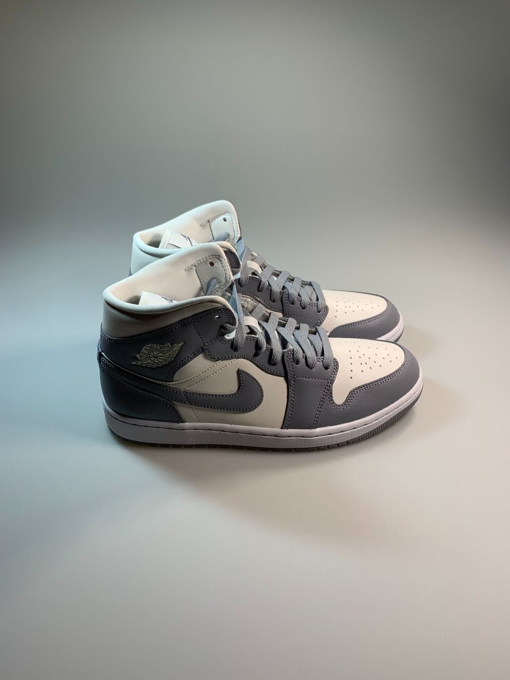 Scarpe da uomo: Jordan 1 Mid Stealth (W) – Nuovo e nell'imballaggio originale da Thörishaus venduto da SnkrsVie