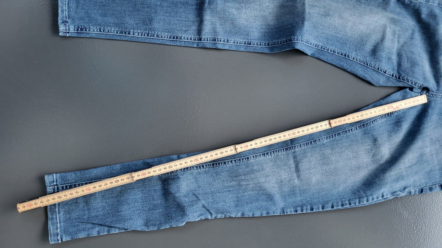 Jeans: Jeans my essential wardrobe 27 – Usato da Zürich venduto da Sibetti 3