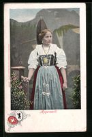 Junge Appenzellerin in Tracht mit schwar